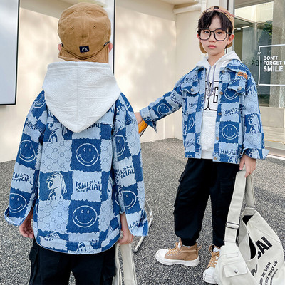 Dječja traper jakna s džepovima u plavoj boji