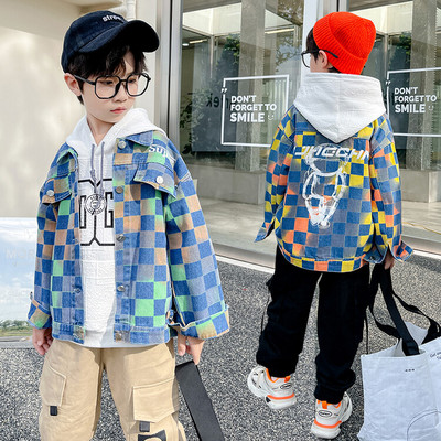 Dječja traper jakna s džepovima u plavoj boji