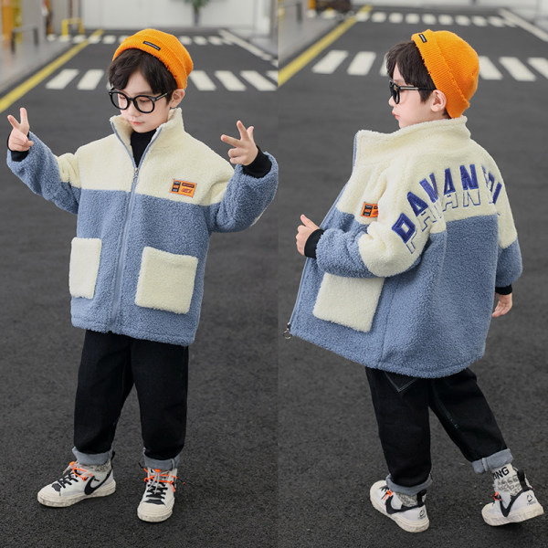 Vaikiška striukė berniukui su siuvinėjimu