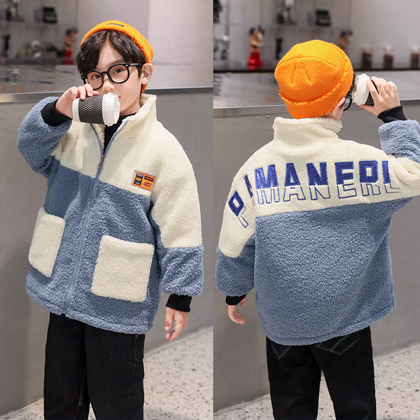 Vaikiška striukė berniukui su siuvinėjimu