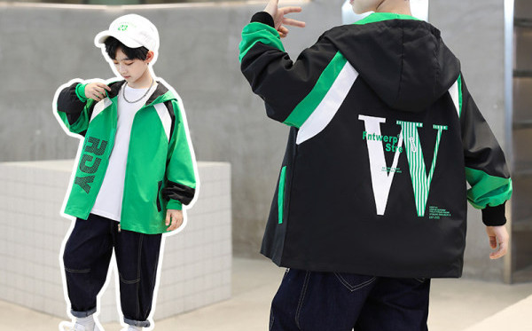 Jesensko-proljetna jakna za dječake s kapuljačom