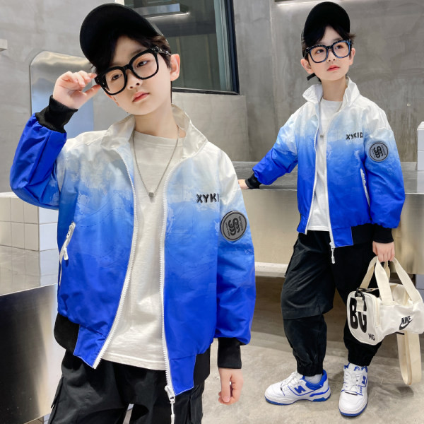 Dječja jakna sa džepom u dvije boje