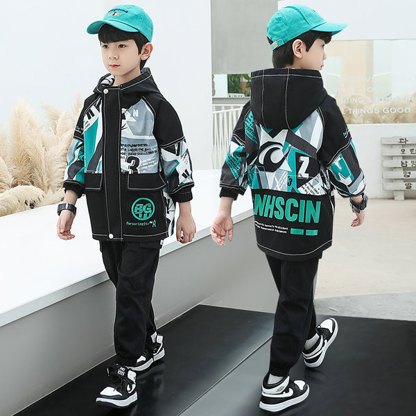 Novi model jakne za dječake sa kapuljačom i natpisom