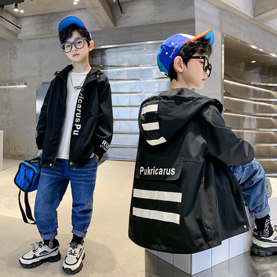 Detská bunda s kapucňou pre chlapcov