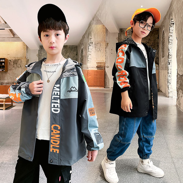 Geaca de toamna baieti cu imprimeu si gluga