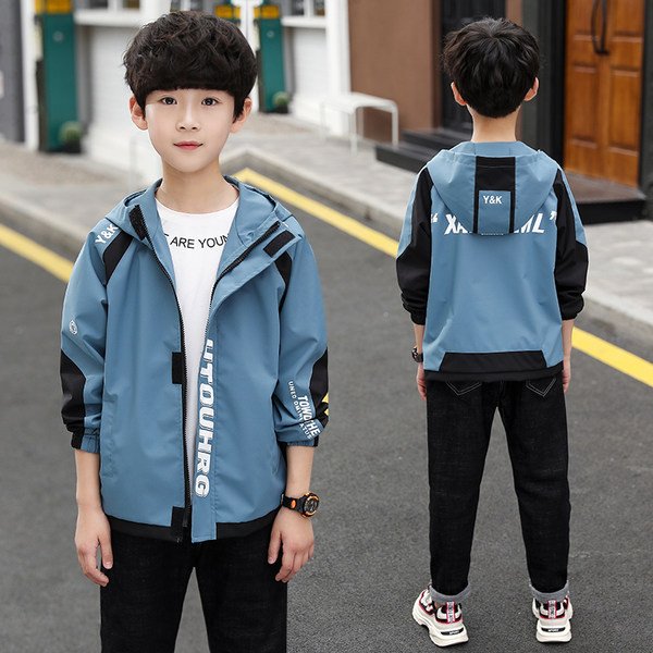 Geaca casual pentru baieti cu imprimeu si gluga model nou