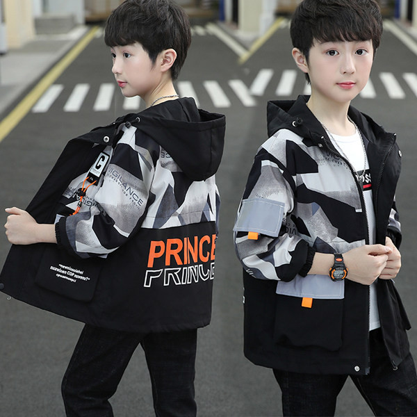 Geaca de copii pentru baieti cu buzunare si inscriptionare