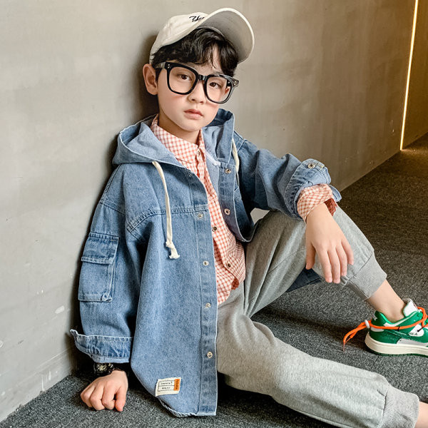 Rifľová bunda pre chlapca s kapucňou a zaväzovaním