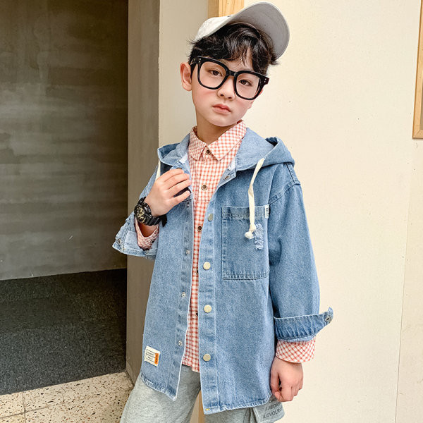 Rifľová bunda pre chlapca s kapucňou a zaväzovaním