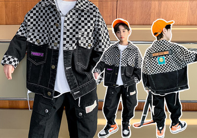 Geaca de blugi pentru copii cu aplicatie pentru baieti