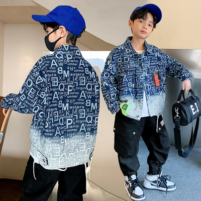 Geaca de blugi pentru copii cu aplicatie pentru baieti