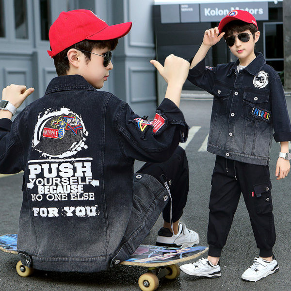 Geaca de blugi pentru copii cu aplicatie pentru baieti