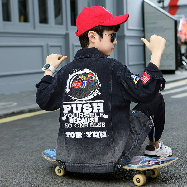 Geaca de blugi pentru copii cu aplicatie pentru baieti