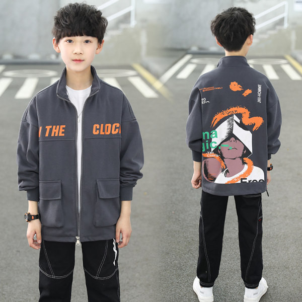 Naujo modelio vaikiška striukė su raštu berniukams