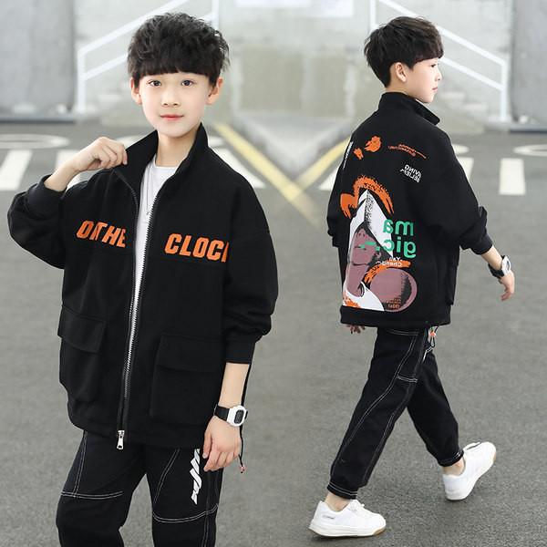 Naujo modelio vaikiška striukė su raštu berniukams