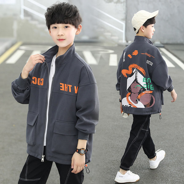 Naujo modelio vaikiška striukė su raštu berniukams