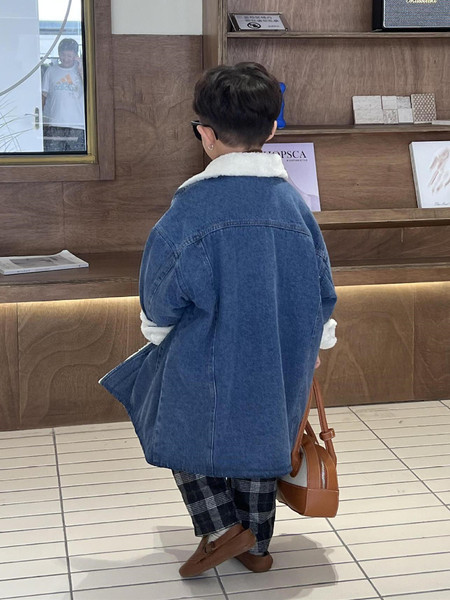 Uut mudelit sulevoodriga laste teksajakk poistele