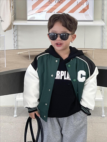 Sportska jakna za dječake s vezom i kopčanjem na gumbe