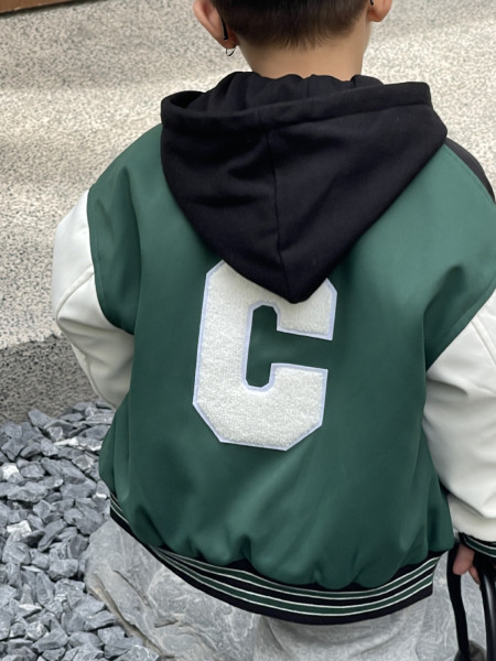 Sportska jakna za dječake s vezom i kopčanjem na gumbe