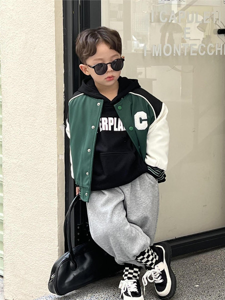 Sportska jakna za dječake s vezom i kopčanjem na gumbe