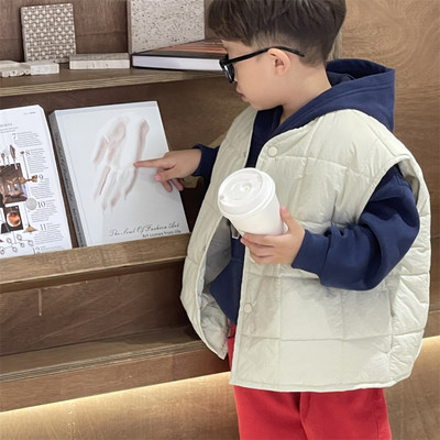 Igapäevane laste vest poistele - puhas mudel