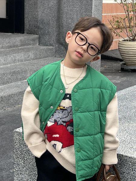 Igapäevane laste vest poistele - puhas mudel