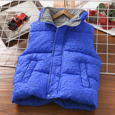 Alkalmi gyerekmellény hímzéssel és cipzárral