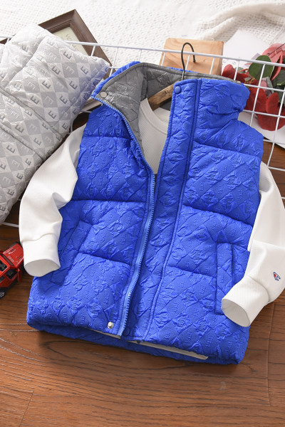 Alkalmi gyerekmellény hímzéssel és cipzárral