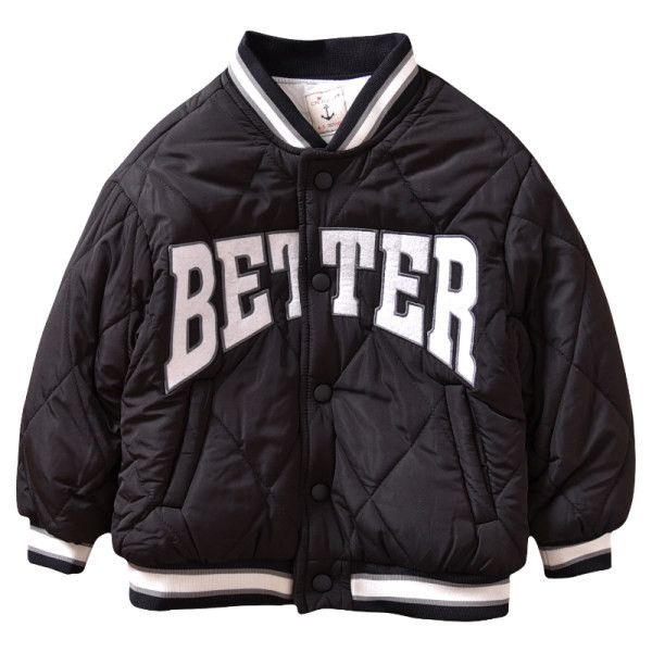 Tikandkirjaga laste pesapallijope poistele