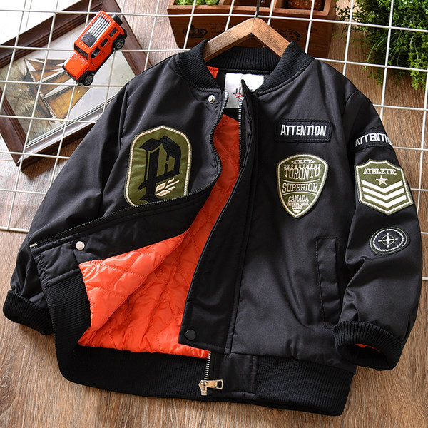 Dječja jakna za dječake s vezom i kopčanjem na patent i gumb