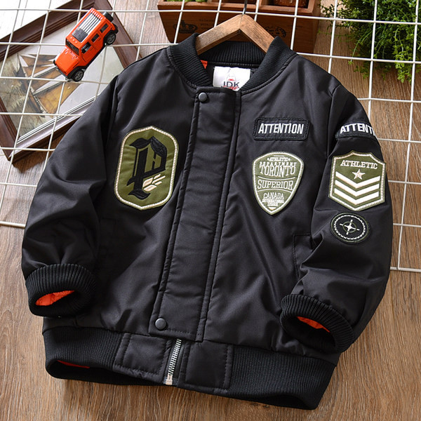 Dječja jakna za dječake s vezom i kopčanjem na patent i gumb