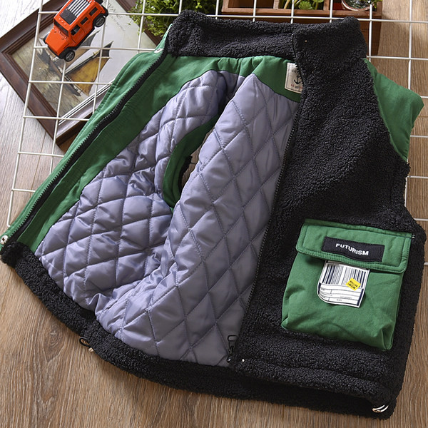 Naujo modelio vaikiška pūkinė liemenė su kišenėmis berniukams