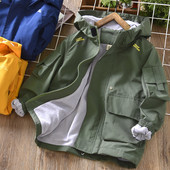 Jachetă căptușită model nou pentru băieți cu glugă și inscripționare