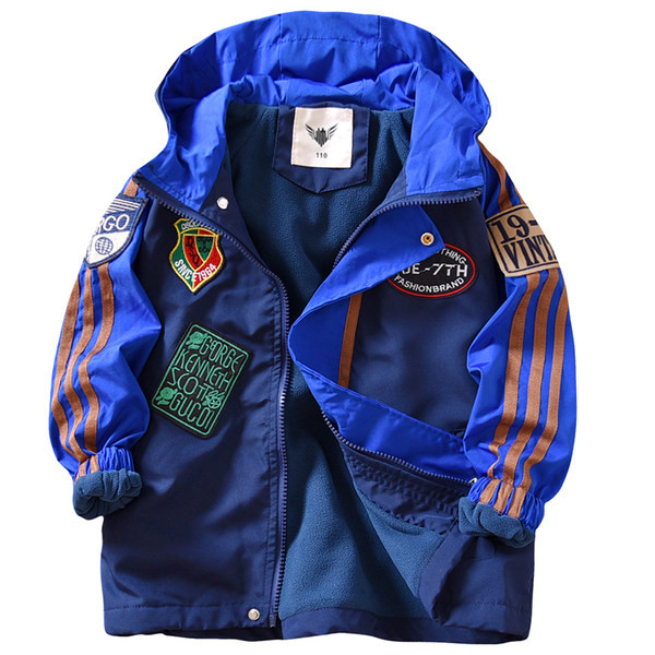 Jesenska jakna za dječake s vezom