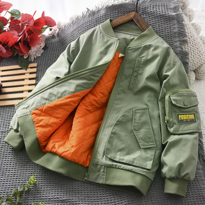 Laisvalaikio striukė su siuvinėjimu ir kišene