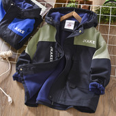 Vaikiška rudeninė striukė su gobtuvu berniukui