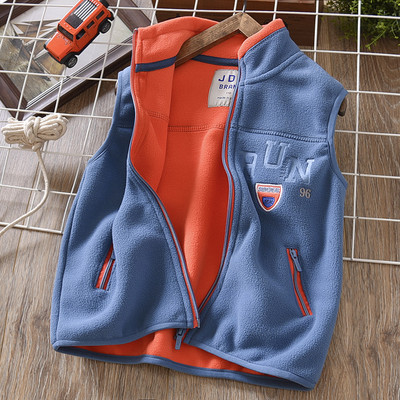 Berniukų laisvalaikio vilnos liemenė su aukšta apykakle siuvinėjimu