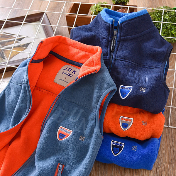 Berniukų laisvalaikio vilnos liemenė su aukšta apykakle siuvinėjimu