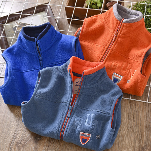 Berniukų laisvalaikio vilnos liemenė su aukšta apykakle siuvinėjimu