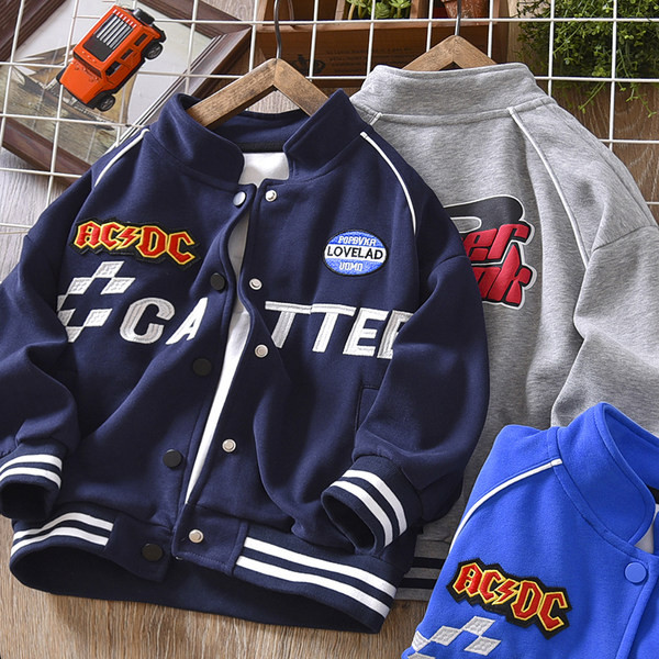 Ležérna detská bunda s nápisom