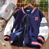 Ležerna jakna s vezom i patentnim zatvaračem