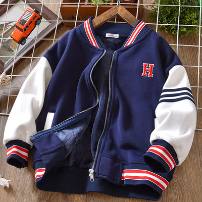 Ležerna jakna s vezom i patentnim zatvaračem