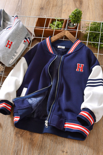 Ležerna jakna s vezom i patentnim zatvaračem