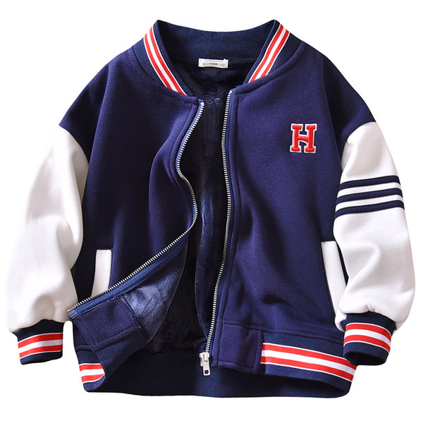 Ležerna jakna s vezom i patentnim zatvaračem