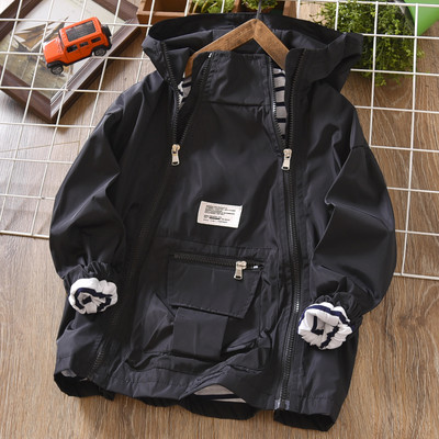 Proljetna jakna za dječake s kapuljačom i patentnim zatvaračem sa strane