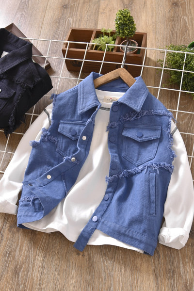 Dječji traper prsluk s poderanim elementima za dječake