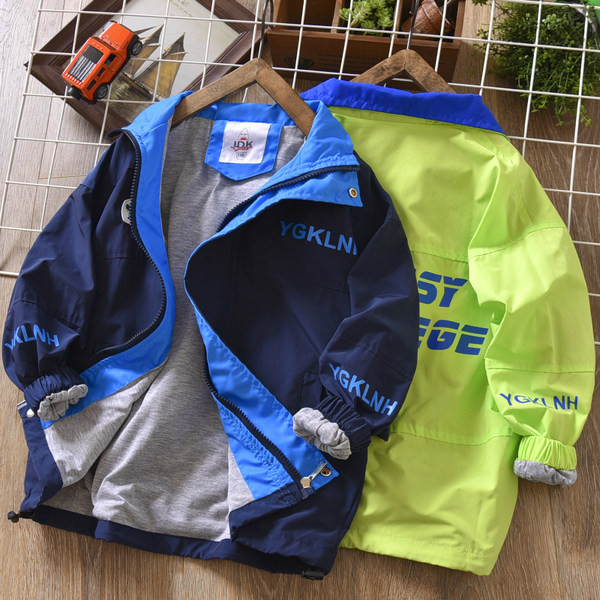 Geaca de primavara pentru baieti cu imprimeu si sireturi