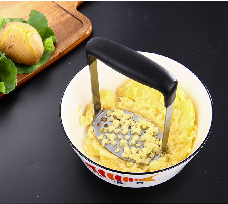 Nerūdijančio plieno bulvių stūmiklis Presuotų bulvių grūstuvės tyrės vaisių sulčių gaminimo aparatas Sklandžiai trintų bulvių grūstuvas virtuvės įtaisas