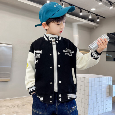 Uue mudeli kirja ja nööpkinnitusega jope poistele