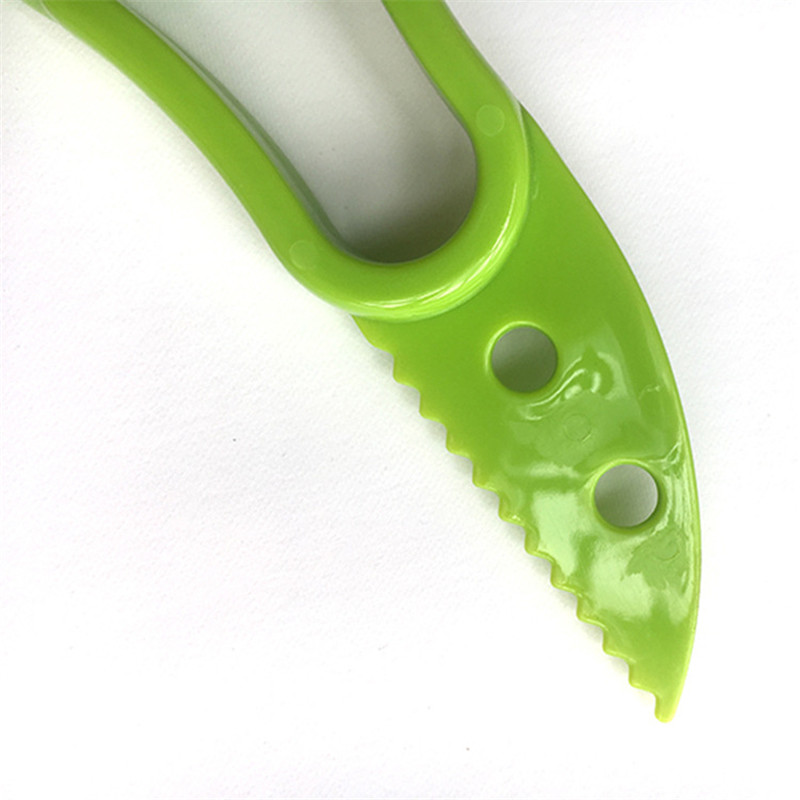 1 vnt. plastikinė avokadų pjaustyklė, daugiafunkcė „trys viename“ patogūs vaisiniai įrankiai, avokadų skustukas, virtuvės reikmenys